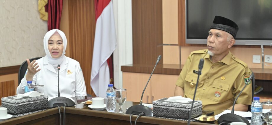 Gubernur Mahyeldi Bahas Langkah Mitigasi Banjir Lahar Dingin Gunung Marapi