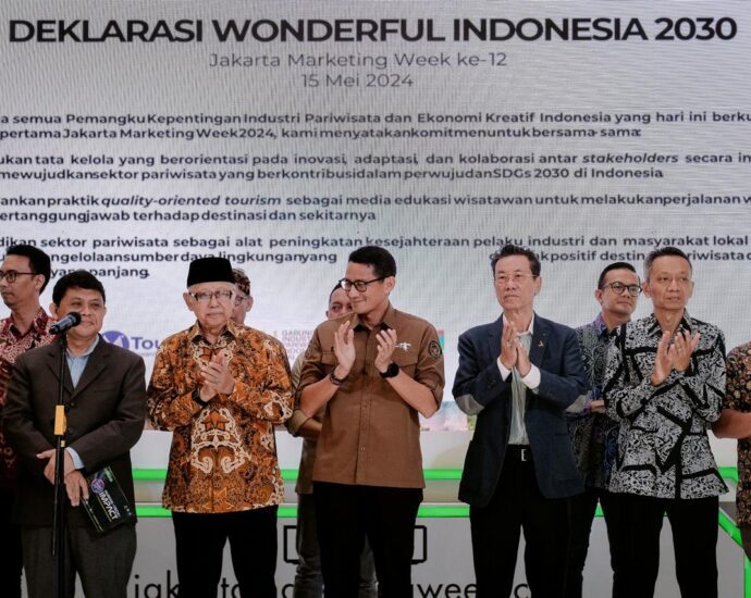 Menparekraf Deklarasikan "Wonderful Indonesia 2030" Bersama Asosiasi Parekraf