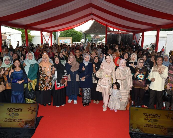 Program PKW Tekun Tenun Bersama Dekranas Lahirkan Usahawan Muda Pelestari Budaya