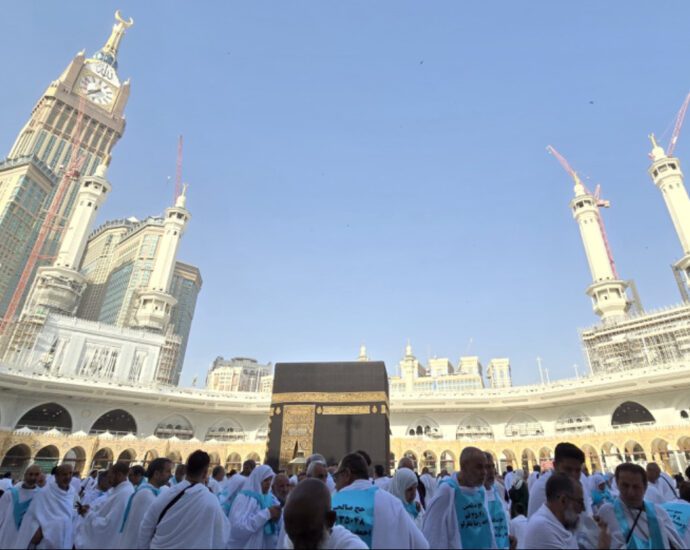 Suhu di Makkah Mencapai 42 Derajat Celsius, Jemaah Diingatkan Gunakan APD