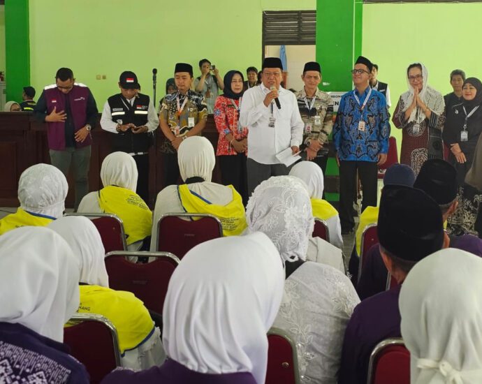 DPR Tinjau Persiapan Pemberangkatan Jemaah Haji di Embarkasi Solo