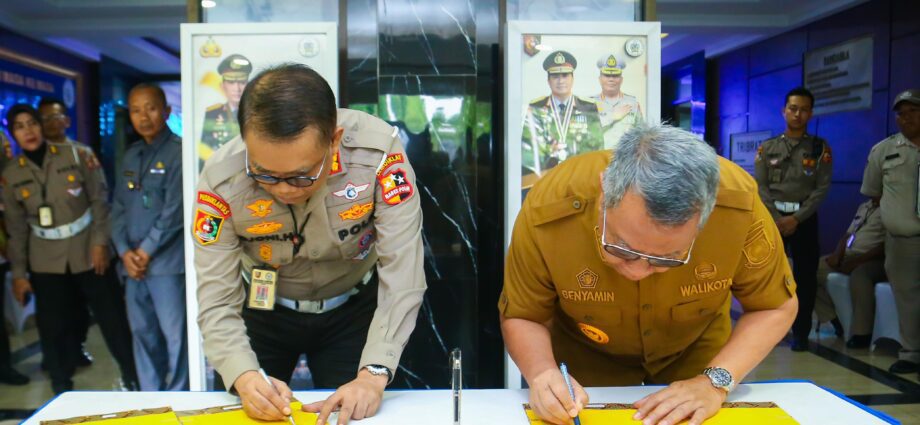 Wali Kota Tangsel Terima Hibah Aset dari Pusdiklantas Polri untuk Proyek Pelebaran Jalan Raya