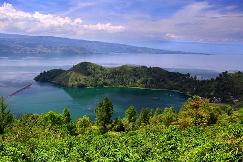 Destinasi Wisata Wajib di Pulau Samosir