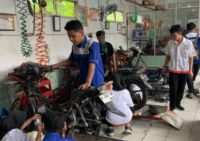 sepeda motor listrik