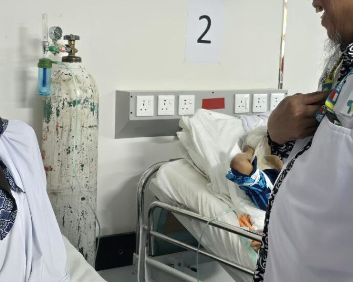 Menggapai Tanah Suci di Usia Senja, Supartini Merasakan Kebahagiaan Dilayani Petugas