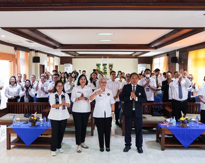 Kemenparekraf Tingkatkan Kemampuan Komunikasi Publik Mahasiswa Poltekpar Bali melalui BirKom Day