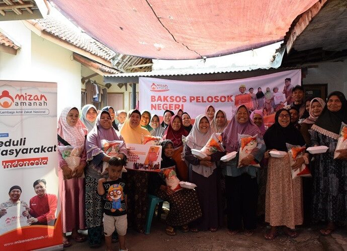 Mizan Amanah Distribusikan Ratusan Sembako dan Makanan Gratis di Desa Ranji Kulon, Majalengka