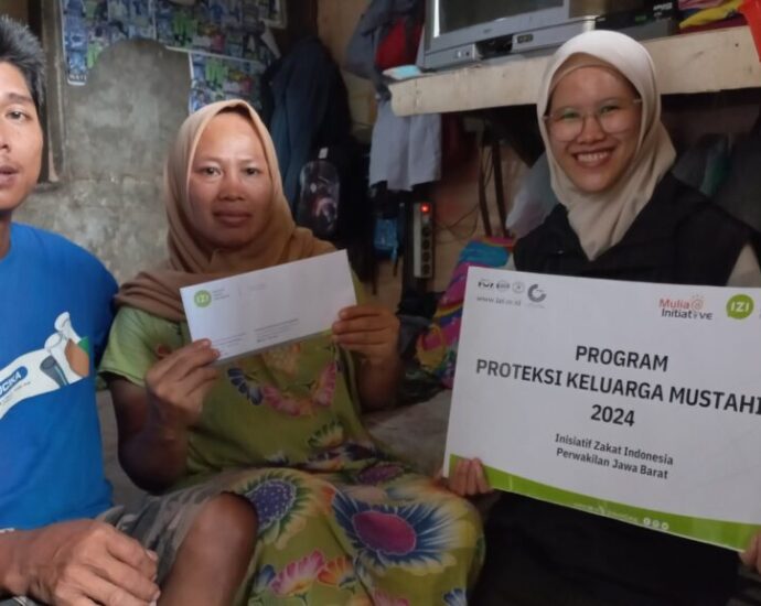 Bantuan LAZNAS IZI Jabar Ringankan Beban Samikun Usai Kebakaran