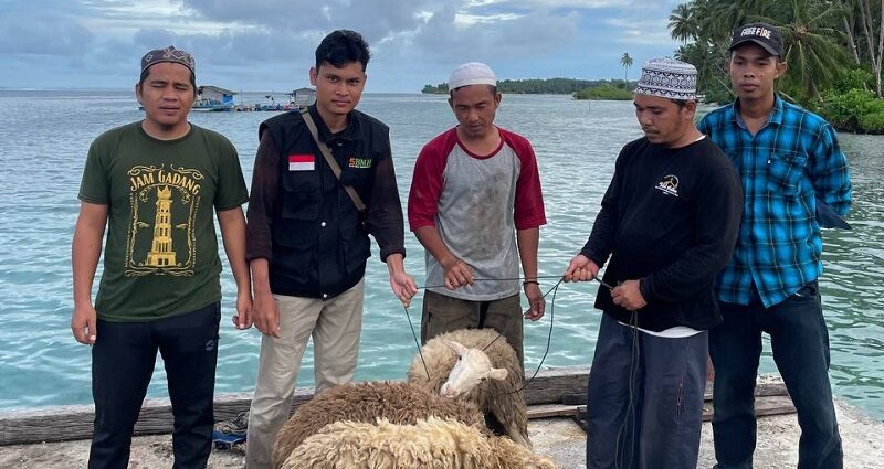 BMH Qurban Tanpa Batas: Berikan Kebahagiaan kepada 1000 Warga Nias Selatan