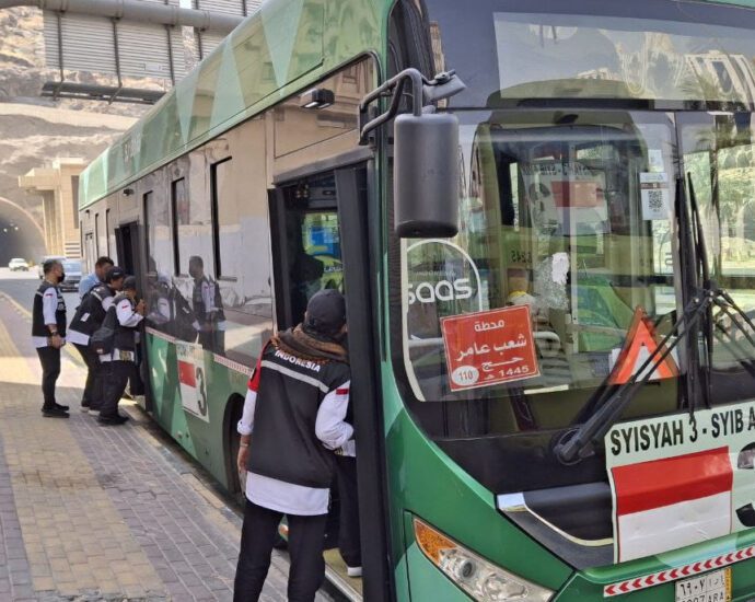 jemaah haji Indonesia telah meninggalkan Mina setelah menyelesaikan lontar jumrah Ula, Wustha, dan Aqabah, dan kembali ke hotel masing-masing di Makkah