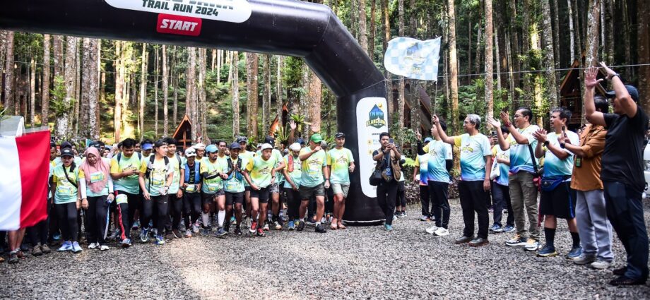 Menteri LHK Buka Elang Jawa Trail Run