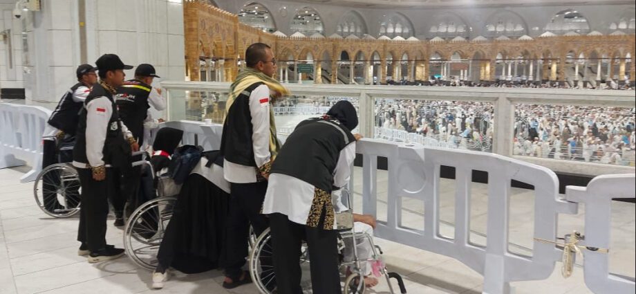 PPIH Fasilitasi Jemaah yang Belum ke Masjidil Haram untuk Berdoa di Depan Ka’bah