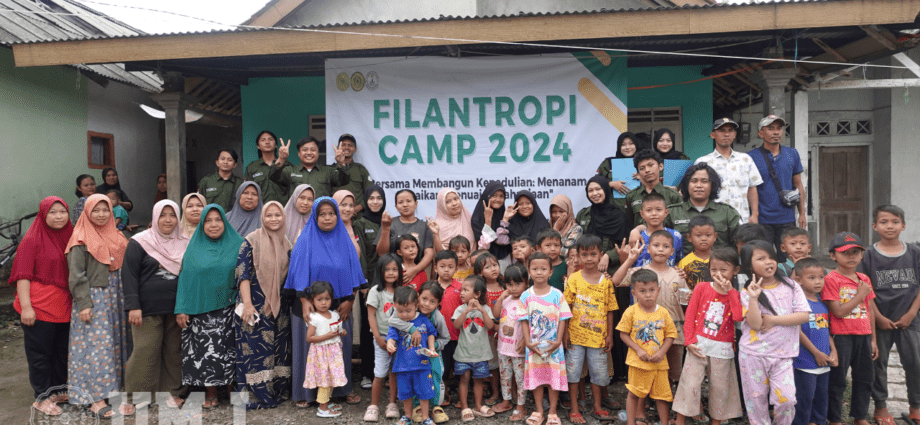 Filantropi Camp Mazawa FAI UMJ Beri Edukasi Zakat dan Wakaf di Desa Sukaresmi