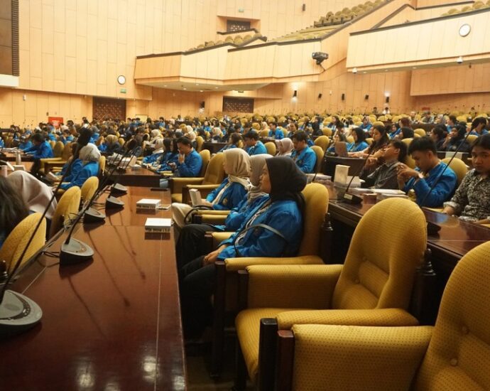 Seminar nasional yang diadakan oleh Dewan Perwakilan Daerah (DPD) RI dan Fakultas Ilmu Komunikasi Universitas Pancasila.