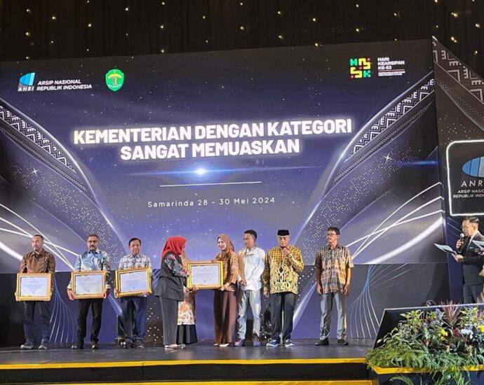 Kemendes PDTT Raih Penghargaan Kearsipan Kategori Sangat Memuaskan