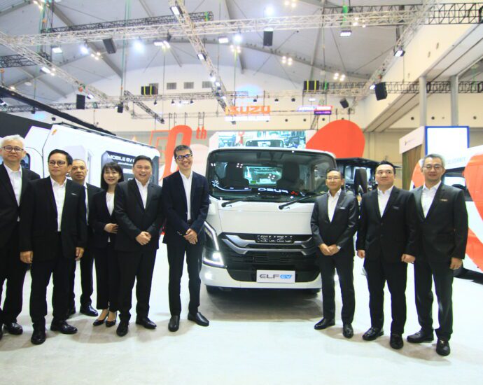 Isuzu Hadirkan Solusi Lengkap untuk Kendaraan Komersial di GIIAS 2024