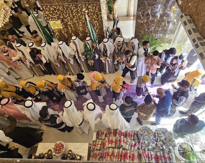 arian Ardah dan Shalawat Badar Sambut Kepulangan Jamaah Haji di Makkah