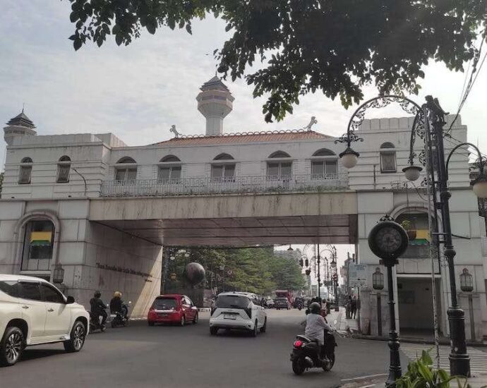 Destinasi Instagramable, JPO Ikonik Jalan Asia Afrika Kota Bandung