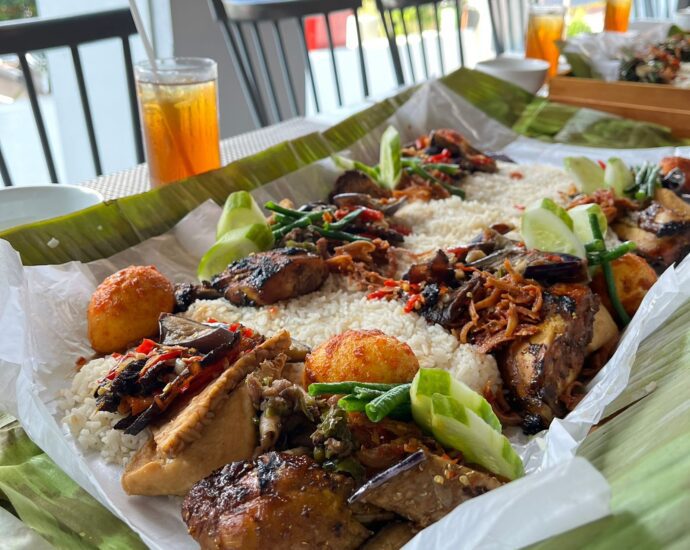 THE 1O1 Palembang Rajawali Tawarkan Promo Sajian Liwetan Juara