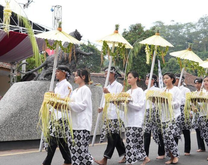 Wisata Budaya Upacara Adat Seren Tahun