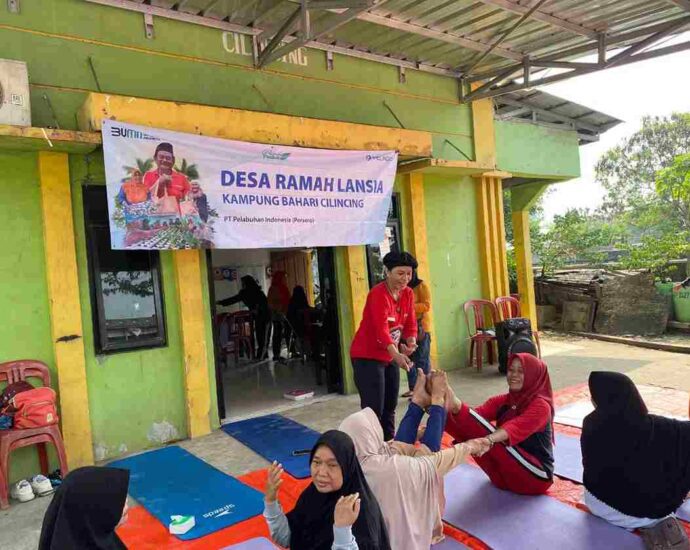 Tingkatkan Kesehatan Lansia di Usia Senja, PT Pelindo Bersama Rumah Zakat Menggelar Posyandu Lansia