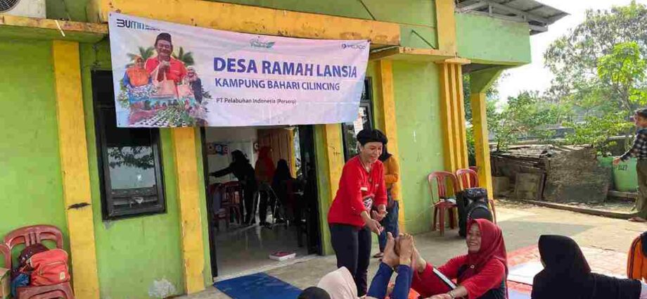 Tingkatkan Kesehatan Lansia di Usia Senja, PT Pelindo Bersama Rumah Zakat Menggelar Posyandu Lansia