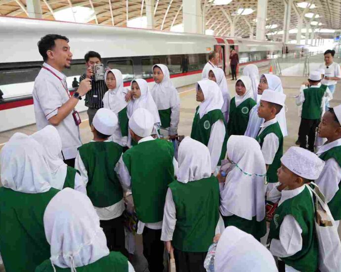 Serunya Hari Anak Nasional Dirayakan Whoosh Di Stasiun