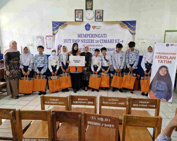 Millad Rumah Zakat, Berikan Kebahagiaan 55 Anak Yatim dI SMPN 14 Cimahi