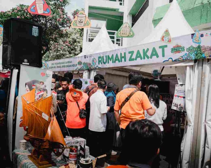 Stand Rumah Zakat Semarakkan Festival Ekonomi Sirkular Jakarta