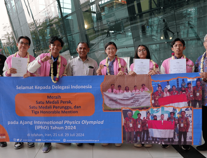 Siswa Indonesia Berprestasi di International Physics Olympiad (IPhO) 2024
