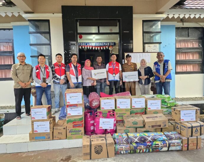 Pertamina Patra Niaga Sulawesi Sigap Bantu Warga Terdampak Banjir Bandang di Bone Bolango