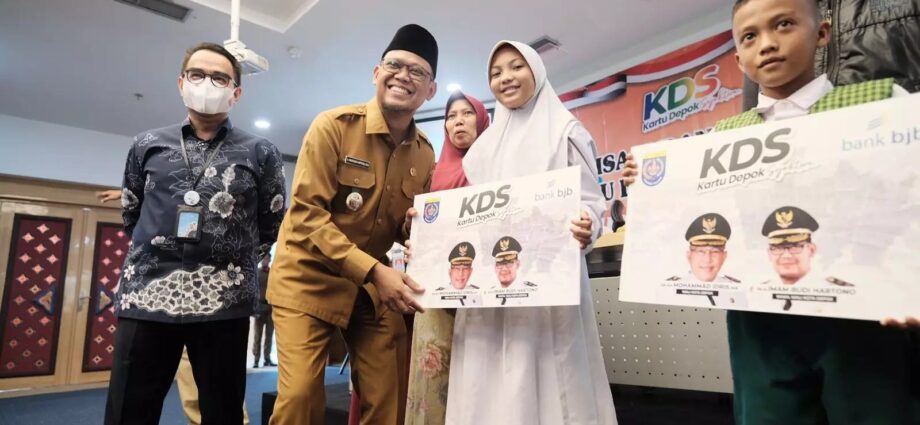 5.357 Siswa SD/MI di Depok Terima Beasiswa Senilai Rp10,7 Miliar