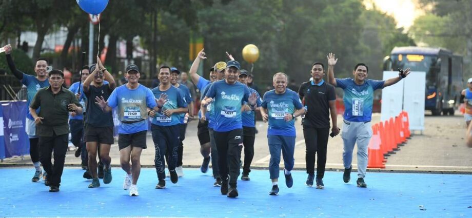 4.000 Pelari Ramaikan QRIS Run X Roadshow Bus KPK