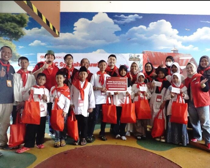 Eduwisata Bahagiakan Anak Yatim Bersama OCBC Syariah di Jungelland Bogor