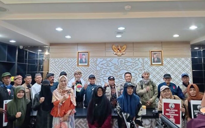 Gerak Serahkan Surat  Penolakan Dicabutnya Tap MPRS no.33 tahun 1967 serta Ingatkan Bahaya Laten PKI