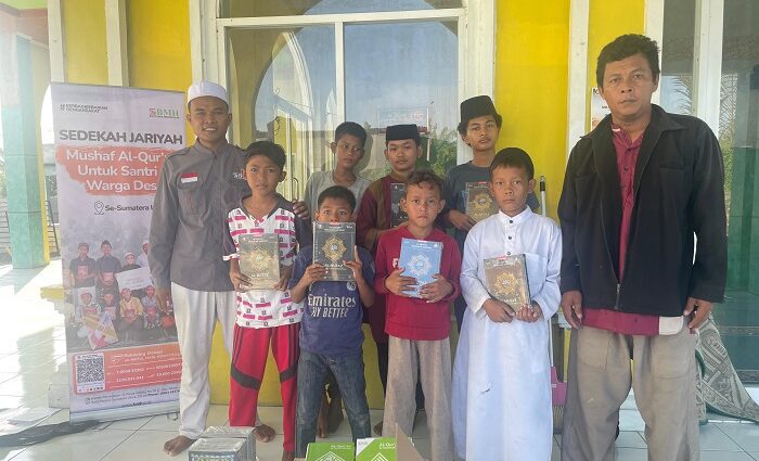 BMH Sumut Sebarkan Cahaya Ilmu di Pesisir Bagan Percut: 80 Mushaf Al-Qur'an Disalurkan untuk Remaja