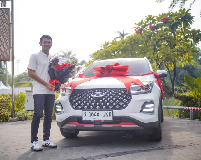 Fajar Alfian Hadiahkan Chery TIGGO 5X sebagai Bentuk Kasih Sayang kepada Orang Tua