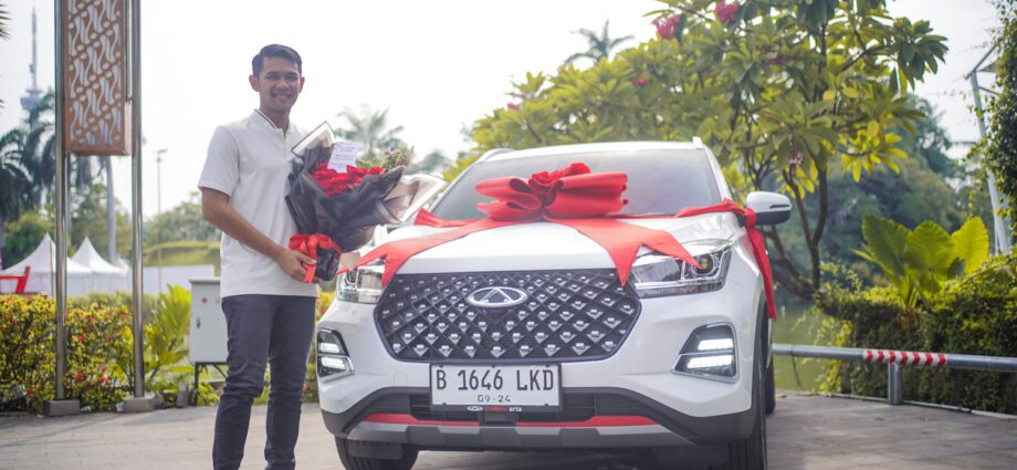 Fajar Alfian Hadiahkan Chery TIGGO 5X sebagai Bentuk Kasih Sayang kepada Orang Tua