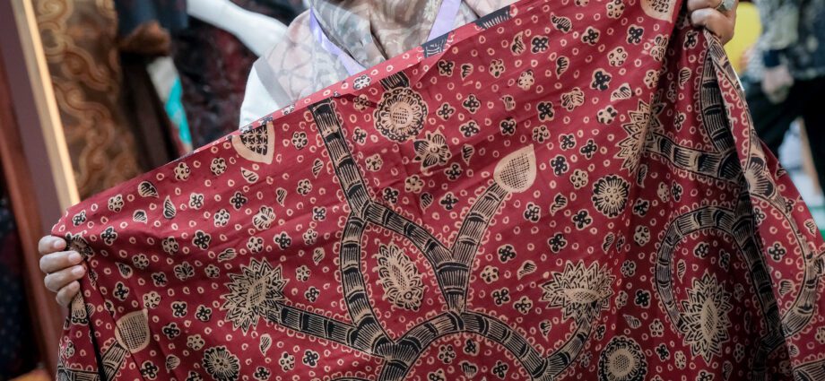 5 Kain Songket Kebanggaan Indonesia yang Mendunia