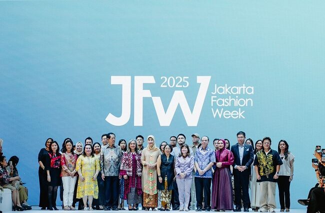 Mazda Indonesia dan Jakarta Fashion Week 2025: Kolaborasi Unik Dunia Fashion dan Otomotif