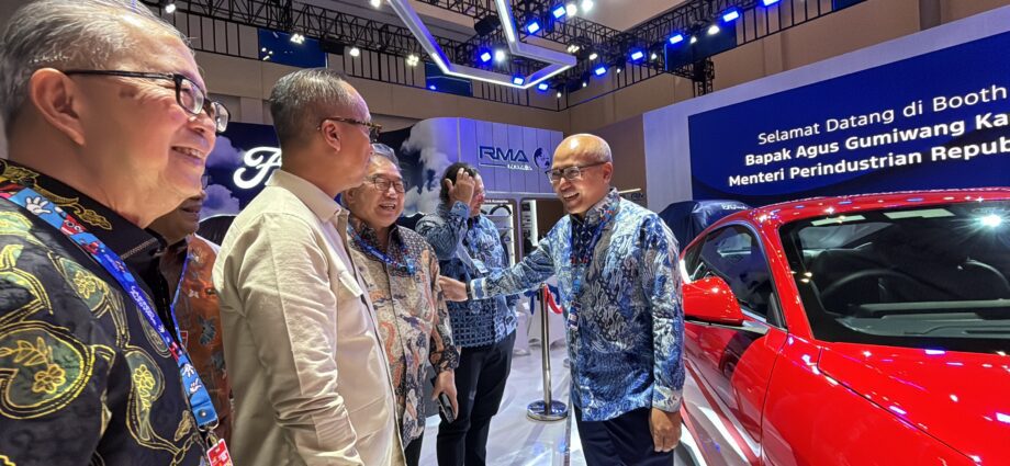 Menteri Perindustrian RI Agus Gumiwang Apresiasi Kehadiran Ford di GAIKINDO Jakarta Auto Week 2024