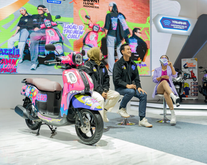 Kolaborasi Kreatif Yamaha Fazzio Hybrid Bersama Damn! I Love Indonesia di IMOS 2024