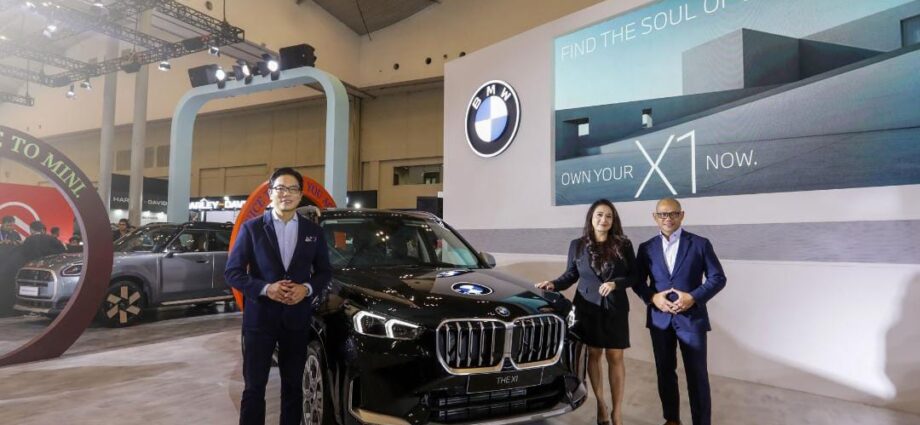 BMW Perkuat Kehadiran di Gaikindo Jakarta Auto Week 2024 dengan Program Finansial Eksklusif