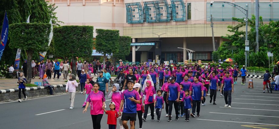 Hotel Ciputra Semarang Rayakan Ulang Tahun ke 29 Gelar Acara Fun Walk 2024 di Area Simpang Lima Semarang
