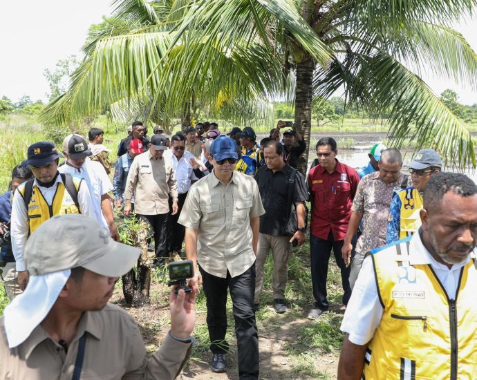 Kunjungi Kawasan Transmigrasi Salor di Merauke, Menteri Transmigrasi Sampaikan Pesan Presiden