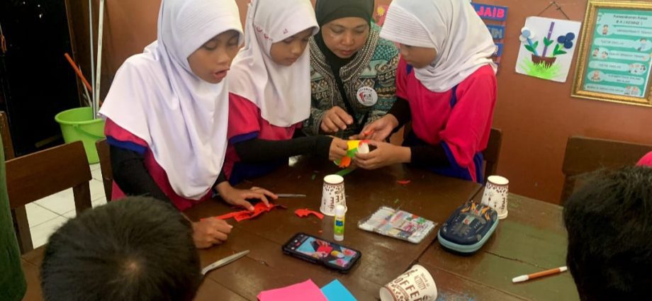 Oakwood Hotel TMII Bersama FOI Aksi Nyata Edukasi Tanam Pangan di Hari Pendidikan Lingkungan Hidup Sedunia