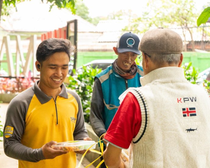 Swiss-Belresort Dago Heritage Rayakan Ulang Tahun ke-6 Gelar Kegiatan Bakti Sosial