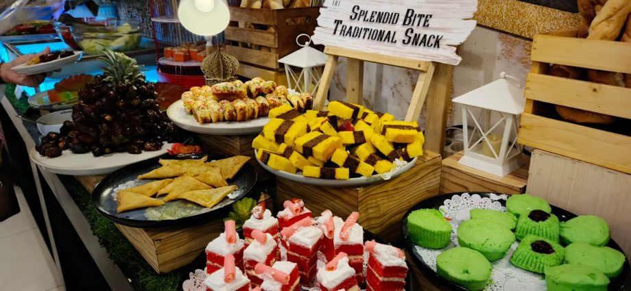 Paket Iftar Spesial Ramadhan: Beli 10 Gratis 1 di Oma Wajik Resto