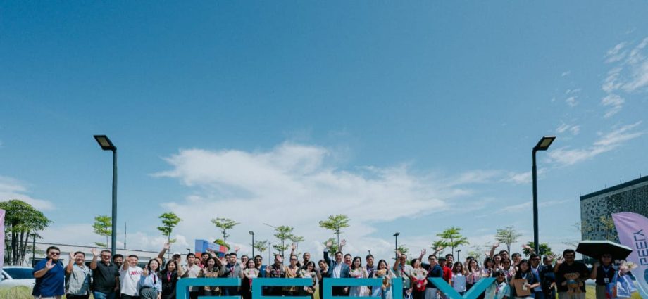 Geely Rayakan Serah Terima Unit EX5 dan Perkuat Komitmen Lewat Geely GO