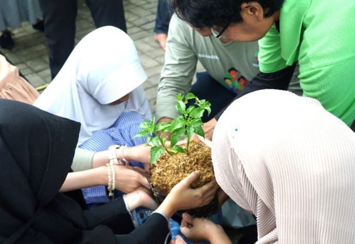 Sharp Greenerator Sebarkan Semangat Kebaikan dan Pelestarian Lingkungan